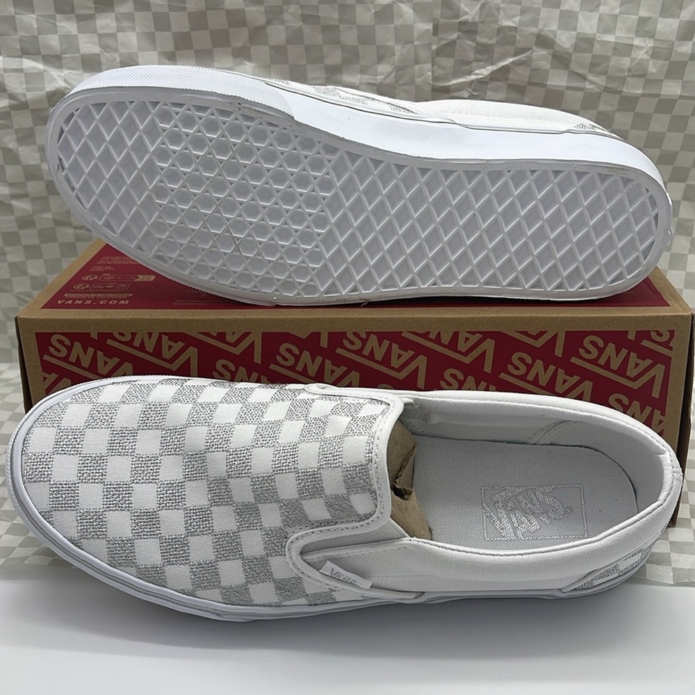 Vans WMNS Checkered Classic Slip-On Sneakers
Metallic True White
VN000CT5W00 - Picture 5 of 16